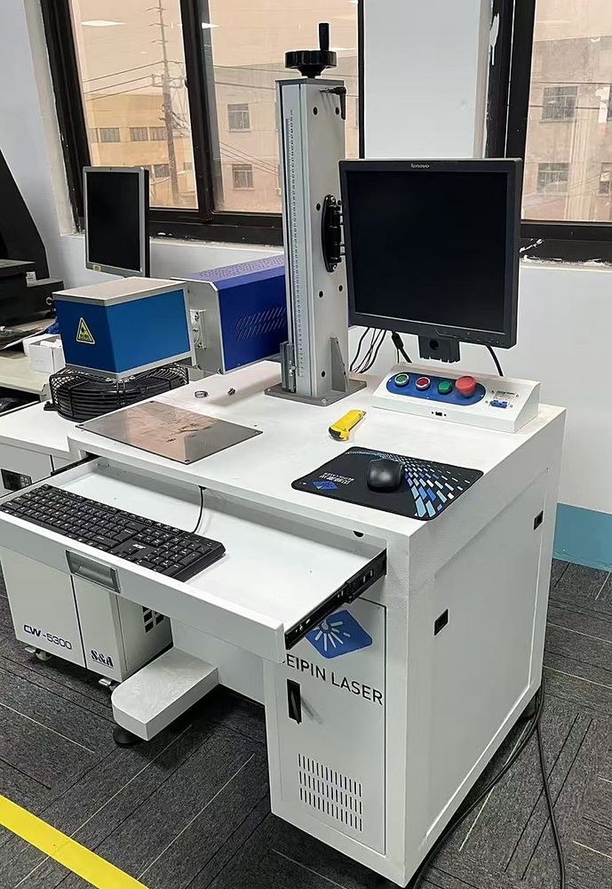 紫外激光打标机实拍,配冷水机 紫外激光打标机实拍,配冷水机